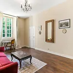 In A 17th Century Manoir - Chateau Isle Marie Hotell *