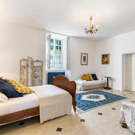 In A 17th Century Manoir - Chateau Isle Marie