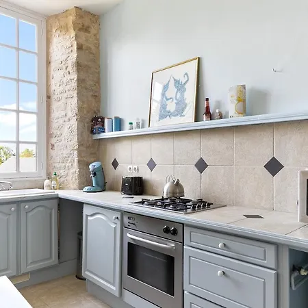 In A 17th Century Manoir - Chateau Isle Marie Picauville