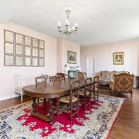 In A 17th Century Manoir - Chateau Isle Marie Hotel *