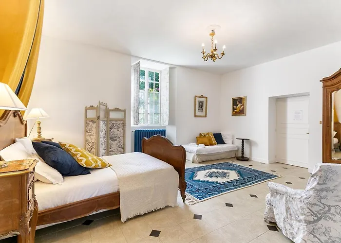 In A 17th Century Manoir - Chateau Isle Marie