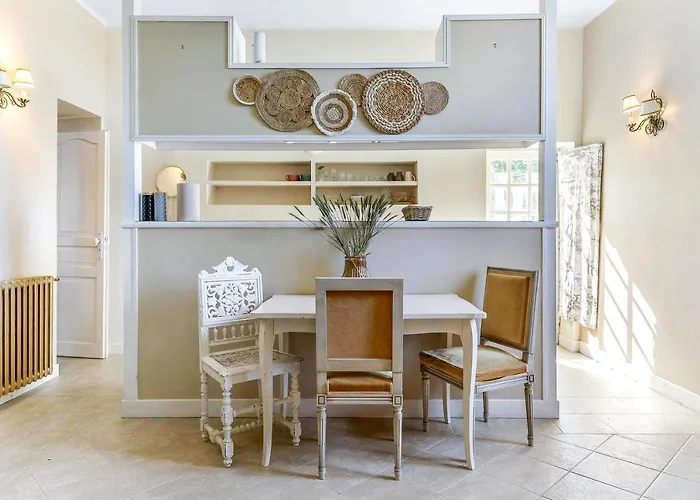 In A 17th Century Manoir - Chateau Isle Marie Hotel Picauville