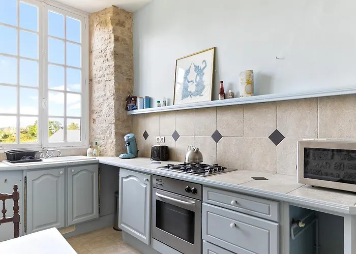 In A 17th Century Manoir - Chateau Isle Marie Picauville