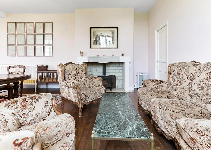 In A 17th Century Manoir - Chateau Isle Marie