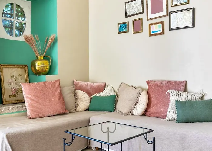 In A 17th Century Manoir - Chateau Isle Marie Hotel