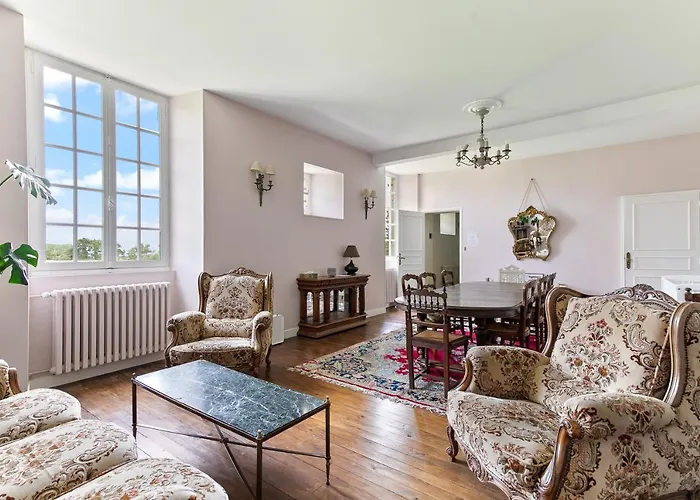 Hotel In A 17th Century Manoir - Chateau Isle Marie Picauville